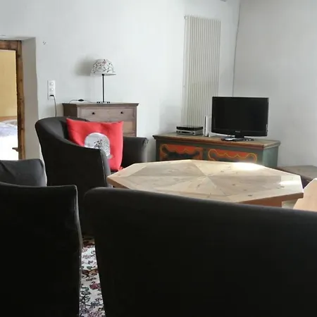 Chesa Perini-albertini Holiday home La Punt-Chamues-ch